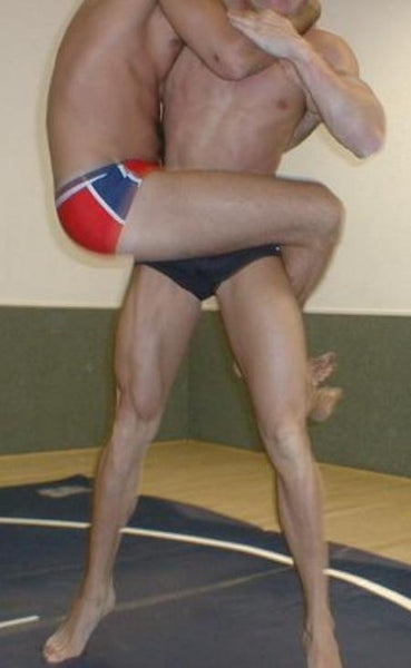 Roger Bennett vs. Bass Berlin