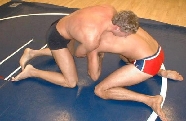 Roger Bennett vs. Bass Berlin