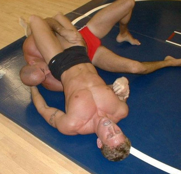 Roger Bennett vs. Bass Berlin