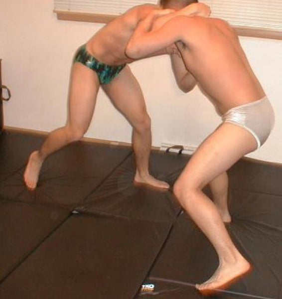 Kerry Bond vs. Enrique Tallos