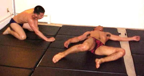 Enrique Tallos vs. Tino Bravado