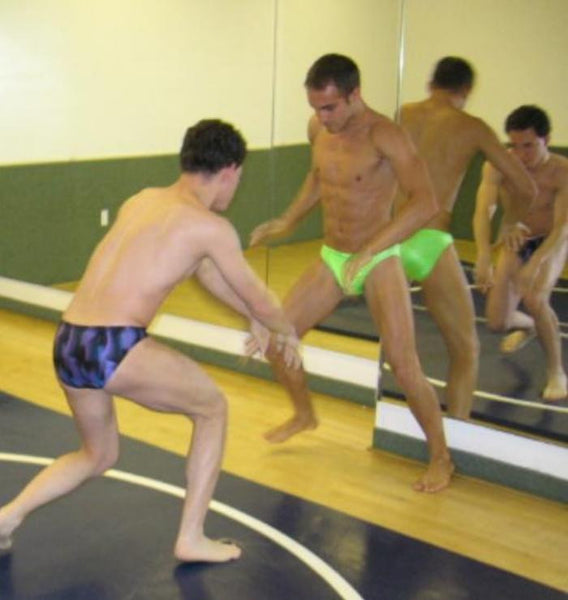 Erik Brown vs. Adam Reis