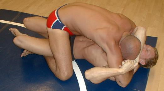 Roger Bennett vs. Bass Berlin