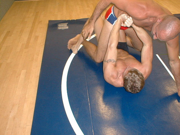 Roger Bennett vs. Bass Berlin