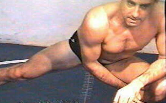 Roger Bennett vs. Bass Berlin